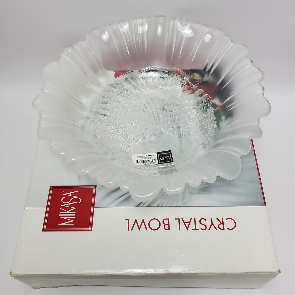 Vintage Mikasa Winter Dreams Frosted Crystal Glass Bowl Centerpiece